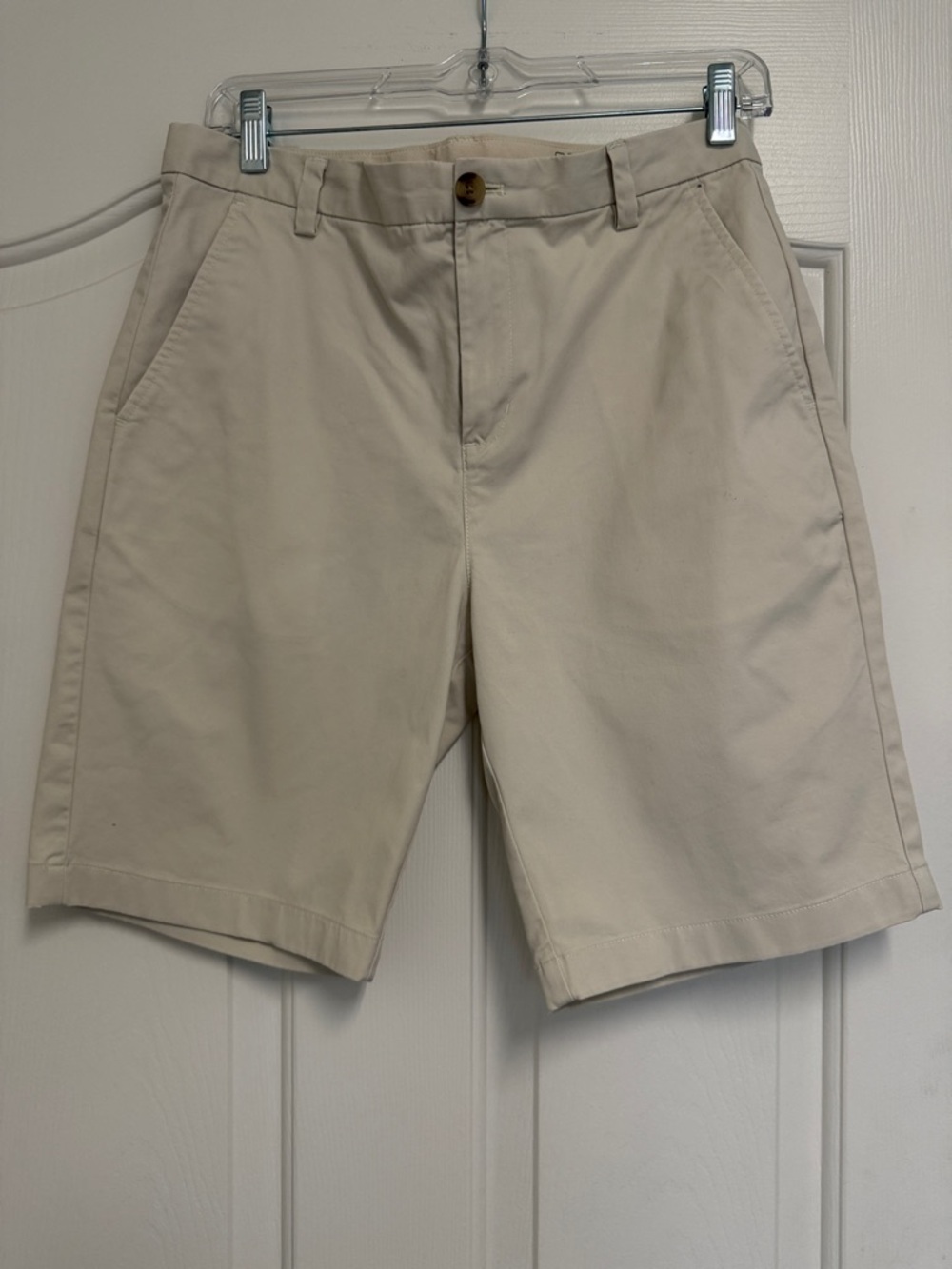 Vineyard Vines kids size 18 Flat Front Shorts - Cream. EUC